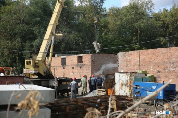 Жуткая гибель рабочих на стройке дома В Новосибирске