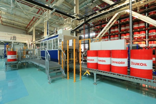 Лукойл открыл в Казахстане завод смазочных материалов