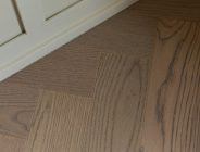 Почему кварцевый паркет превосходит традиционный: полный разбор отличий